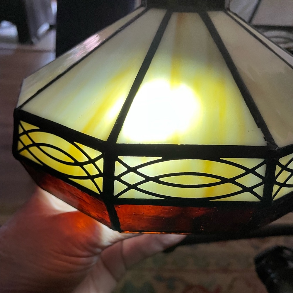 Hampton Bay Tiffanychandelier Stain Glass cream with red trim Copper finish